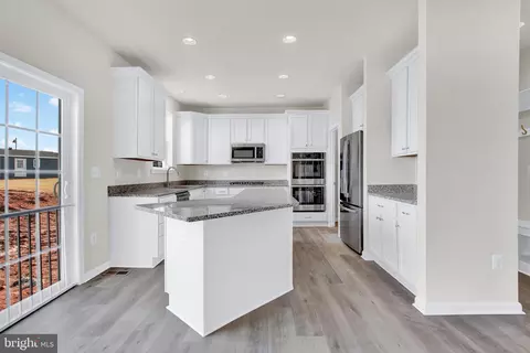 9817 Franklin Ave, Lanham, MD 20706 photo 14