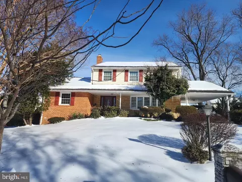 12602 Darlenen St, Marlboro, MD 20774