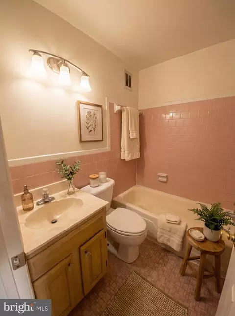 Bath - 7531 Wilhelm Dr, Lanham, MD 20706 photo 2 of 2