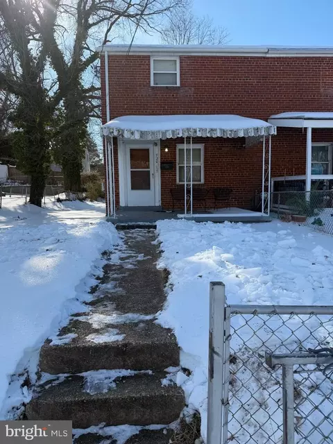 720 Cabin Branch Dr, Capitol Heights, MD 20743