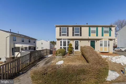 970 Central Hills Ln, Hyattsville, MD 20785