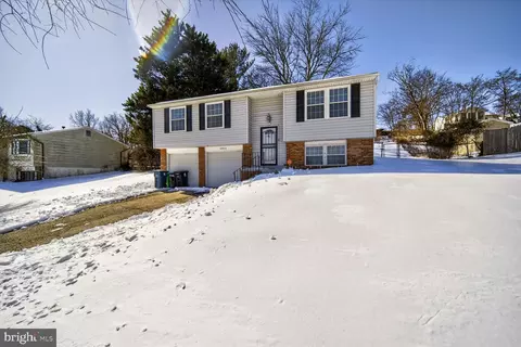 Exterior - 12611 Windbrook Dr, Clinton, MD 20735 photo 3 of 5