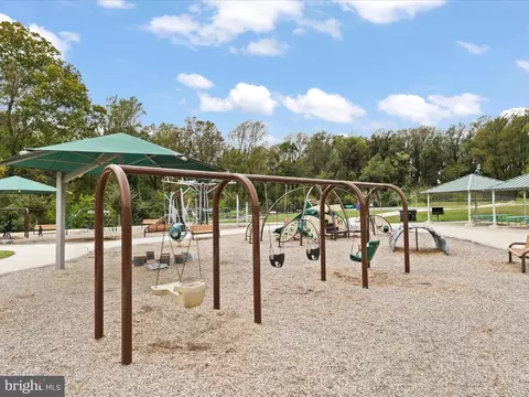 Exterior - 908 Evers Ave, Capitol Heights, MD 20743 photo 5 of 9