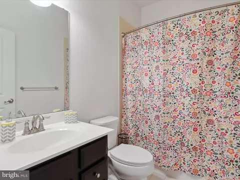 Bath - 908 Evers Ave, Capitol Heights, MD 20743 photo 1 of 4