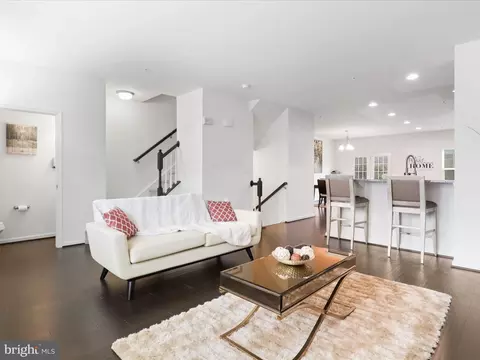 Living - 908 Evers Ave, Capitol Heights, MD 20743 photo 2 of 3