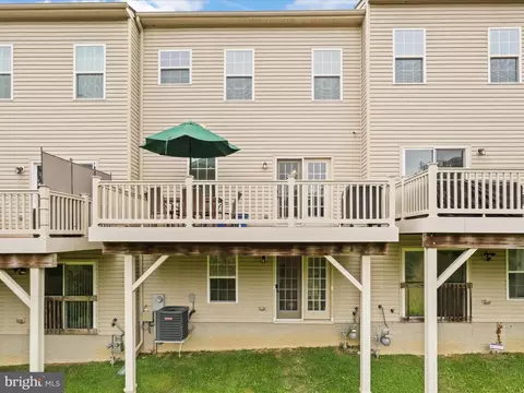Exterior - 908 Evers Ave, Capitol Heights, MD 20743 photo 4 of 9