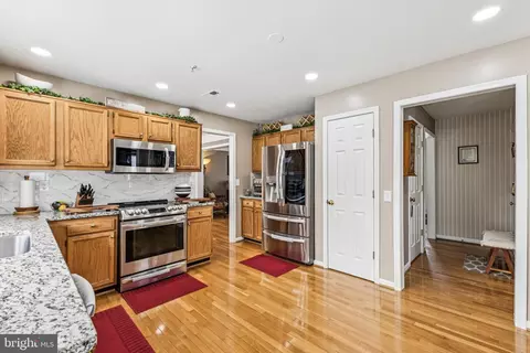 Entry Way - 3205 Benjamin Ct, Clinton, MD 20735 photo 2 of 6