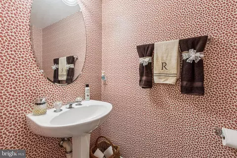 Bath - 3205 Benjamin Ct, Clinton, MD 20735 photo 1 of 5