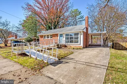 8416 Ravenswood Rd, Hyattsville, MD 20784
