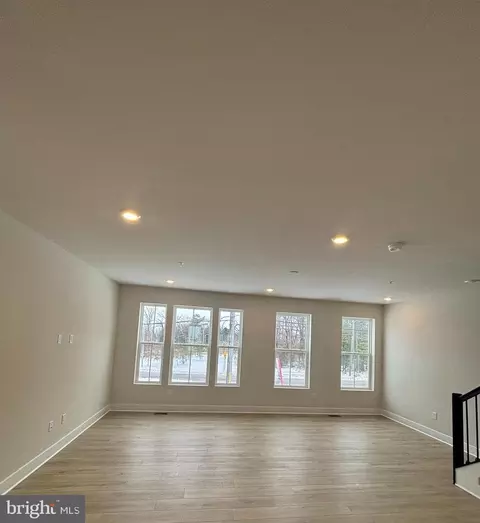 7234 Contee Rd, Laurel, MD 20707 photo 4