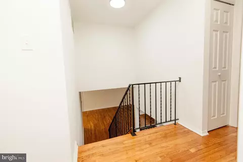 Entry Way - 8912 Keewatin Rd, Lanham, MD 20706 photo 2 of 9
