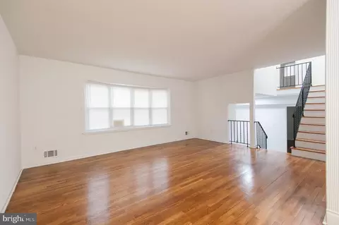 Living - 8912 Keewatin Rd, Lanham, MD 20706 photo 7 of 9