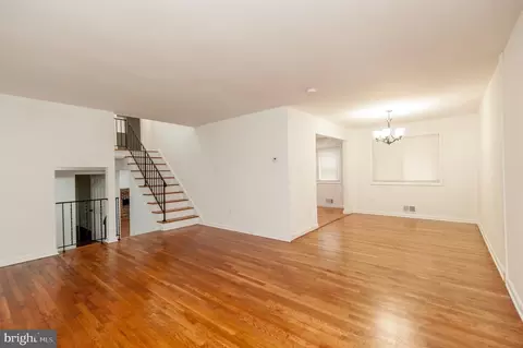 Living - 8912 Keewatin Rd, Lanham, MD 20706 photo 6 of 9
