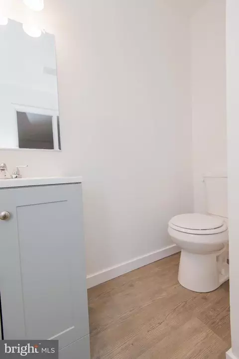 Bath - 8912 Keewatin Rd, Lanham, MD 20706 photo 6 of 11