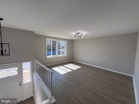 Living - 3608 Kidder Rd, Clinton, MD 20735 photo 1 of 15