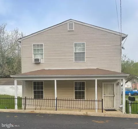 901 Nova Ave, Capitol Heights, MD 20743