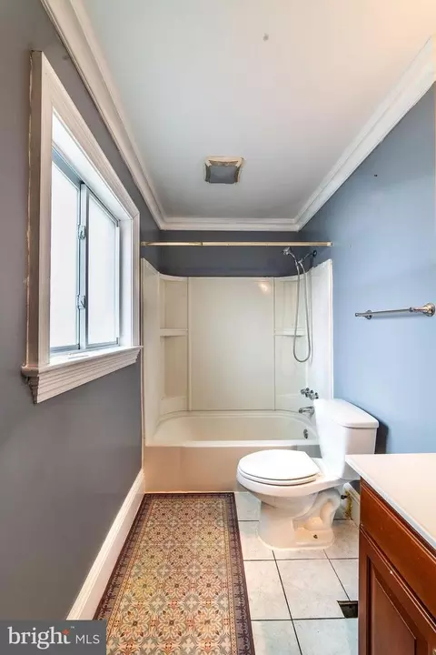 Bath - 7021 96th Pl, Lanham, MD 20706 photo 3 of 7