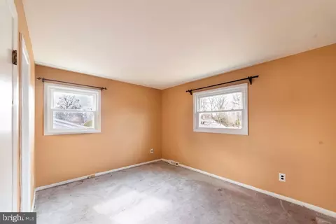 Bedroom - 7021 96th Pl, Lanham, MD 20706 photo 6 of 11