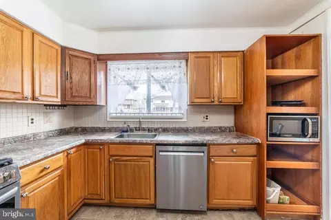 Kitchen - 7021 96th Pl, Lanham, MD 20706 photo 5 of 5