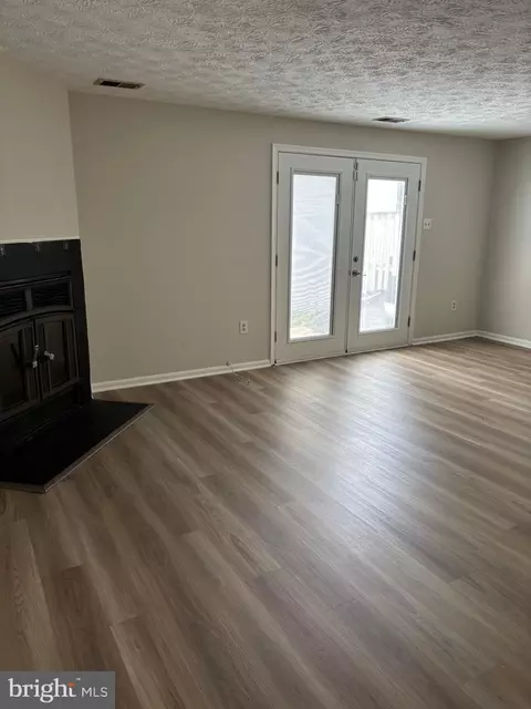 Living - 2815 Nomad Ct E, Bowie, MD 20716 photo 2 of 4