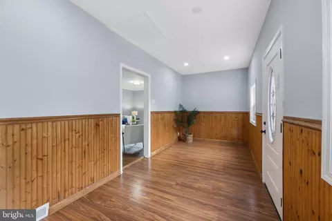 Entry Way - 4104 Maple Rd, Suitland, MD 20746 photo 1 of 6
