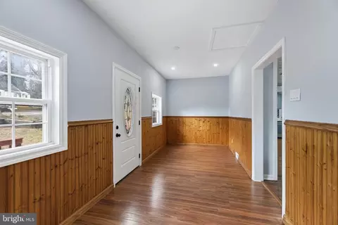 Entry Way - 4104 Maple Rd, Suitland, MD 20746 photo 2 of 6