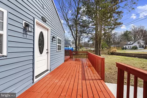 Exterior - 4104 Maple Rd, Suitland, MD 20746 photo 3 of 6