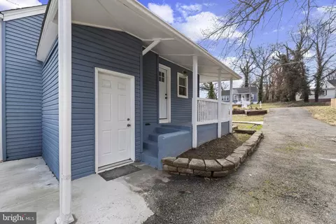 Exterior - 4104 Maple Rd, Suitland, MD 20746 photo 2 of 6