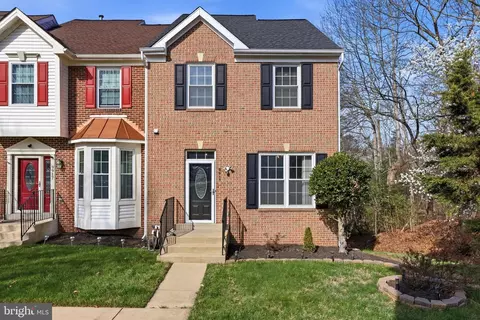 9915 Quiet Brook Ln, Clinton, MD 20735