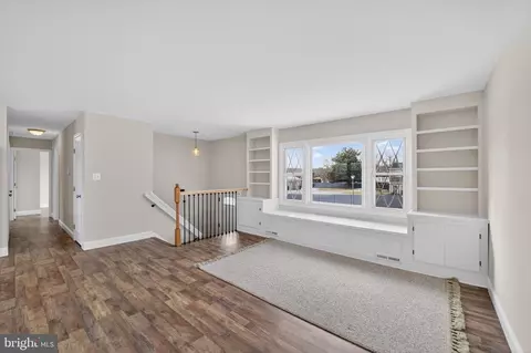 Living - 13102 Gerry Rd, Clinton, MD 20735 photo 3 of 9