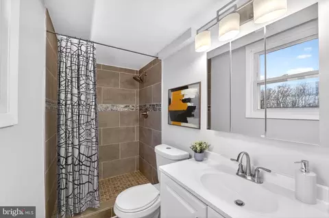 Bath - 13102 Gerry Rd, Clinton, MD 20735 photo 2 of 4