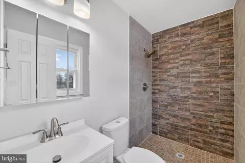 Bath - 13102 Gerry Rd, Clinton, MD 20735 photo 3 of 4