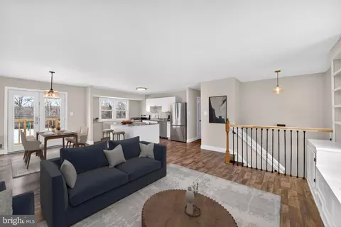 Living - 13102 Gerry Rd, Clinton, MD 20735 photo 2 of 9