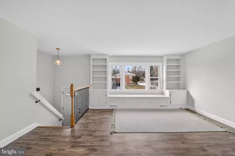Living - 13102 Gerry Rd, Clinton, MD 20735 photo 5 of 9