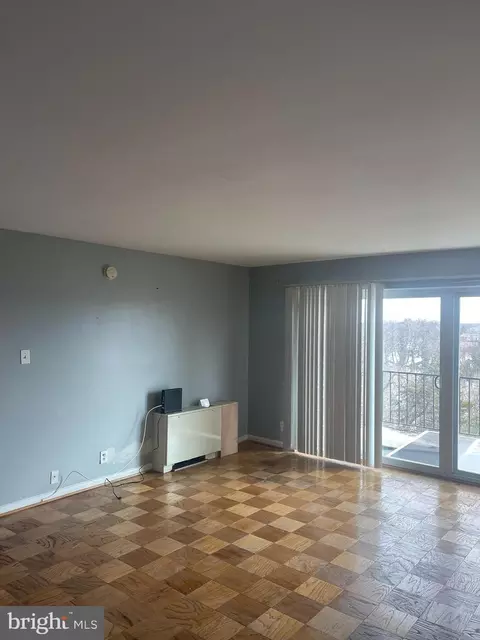 6011 Emerson St #707, Bladensburg, MD 20710