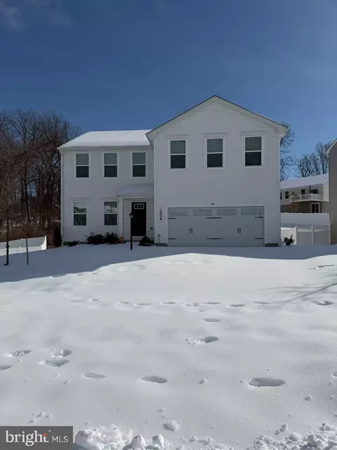 1004 Veneer Ct, Capitol Heights, MD 20743