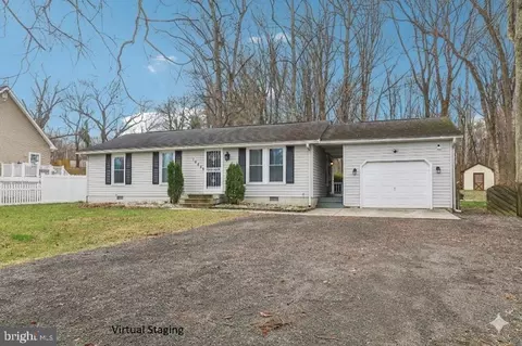1605 Airport Ln, Accokeek, MD 20607