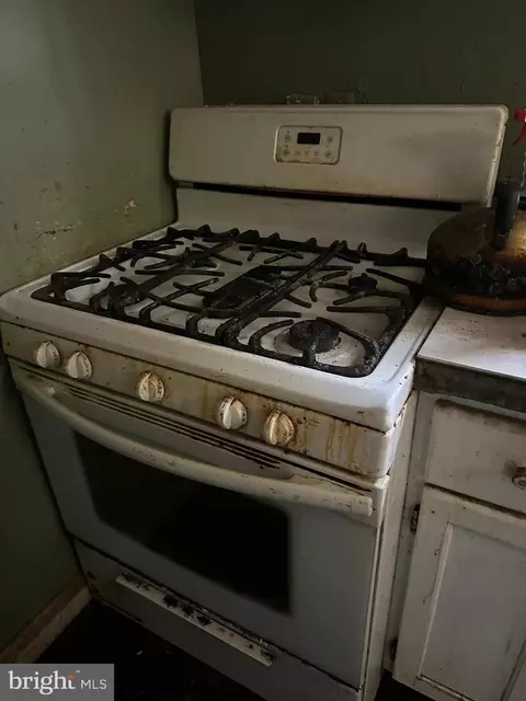 Entry Way - 8626 Leslie Ave, Lanham, MD 20706 photo 1 of 1