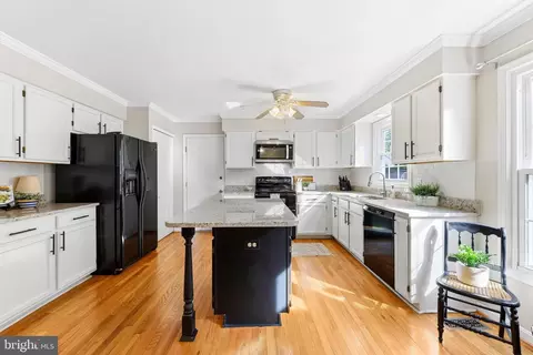 Kitchen - 15303 Pine Tree Way, Bowie, MD 20721 photo 2 of 7