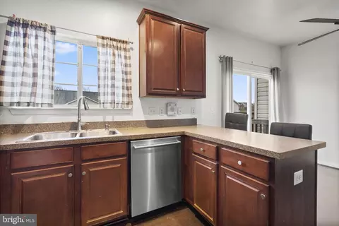 Kitchen - 7114 Beissel Ct, Brandywine, MD 20613 photo 4 of 4