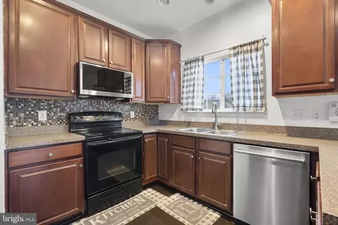 Kitchen - 7114 Beissel Ct, Brandywine, MD 20613 photo 3 of 4