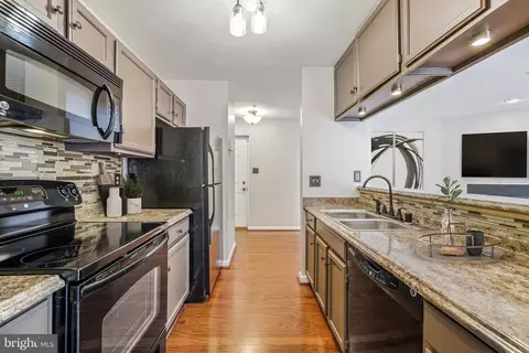 2051 Alice Ave #2051-303, Oxon Hill, MD 20745