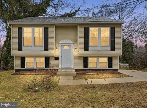 6915 Adel St, Capitol Heights, MD 20743