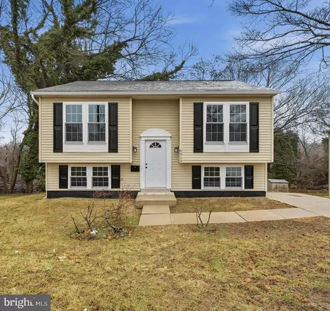 6915 Adel St, Capitol Heights, MD 20743