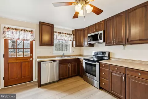 16501 Rolling Tree Rd, Accokeek, MD 20607 photo 4