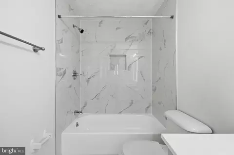 Bath - 6410 Killarney St, Clinton, MD 20735 photo 2 of 4