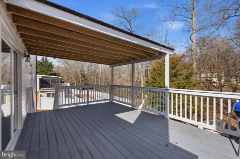 Exterior - 6410 Killarney St, Clinton, MD 20735 photo 4 of 8