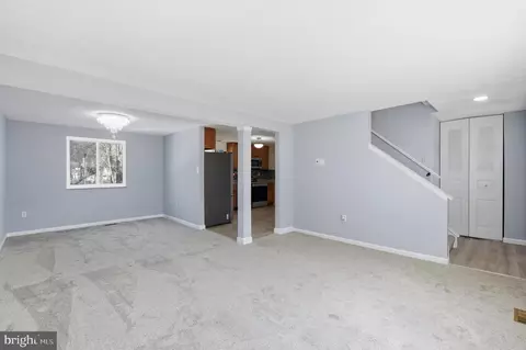 Living - 6410 Killarney St, Clinton, MD 20735 photo 6 of 7