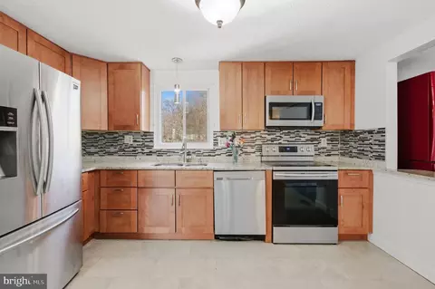 Kitchen - 6410 Killarney St, Clinton, MD 20735 photo 1 of 2