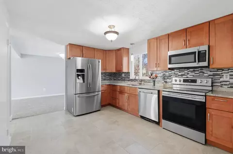 Kitchen - 6410 Killarney St, Clinton, MD 20735 photo 2 of 2